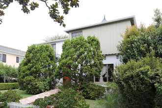 821 6th St in Santa Monica, CA - Foto de edificio - Building Photo