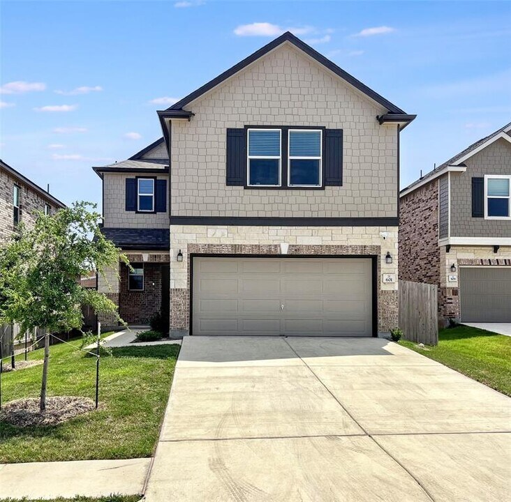 601 Logan James Ln in Pflugerville, TX - Building Photo