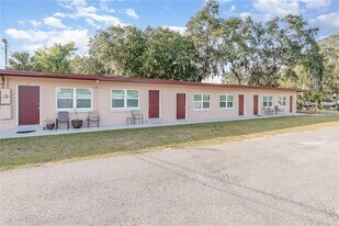 1401 E Alfred St, Unit 11 in Tavares, FL - Building Photo