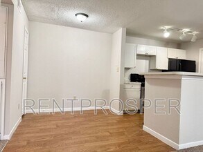 4301 Lizshire Ln in Orlando, FL - Foto de edificio - Building Photo