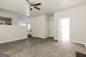 10057 Tara Glynn Dr in Hampton, GA - Building Photo - Building Photo