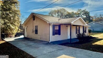 110 Central Lake Dr in Griffin, GA - Building Photo - Building Photo