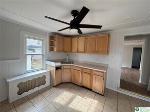 14 W Main St in Pen Argyl, PA - Building Photo - Building Photo