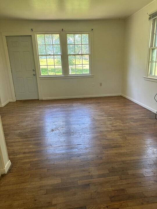 15 Riley Manor Cir in Junction City, KS - Building Photo