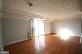 19517 Gunners Branch Rd, Unit 424 in Germantown, MD - Foto de edificio - Building Photo