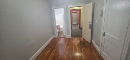 44 Estes St in Lynn, MA - Building Photo - Building Photo