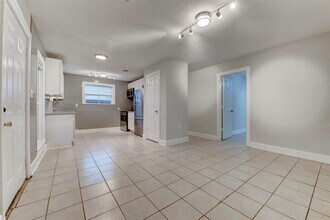 2127 Maximilian St in Houston, TX - Building Photo - Building Photo
