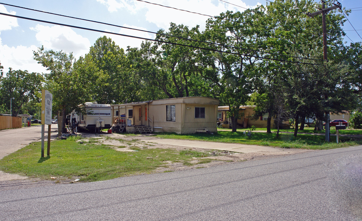 3324 Federal Rd in Pasadena, TX - Building Photo