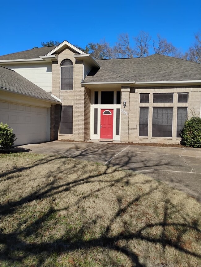 231 Cedar Elm Ln