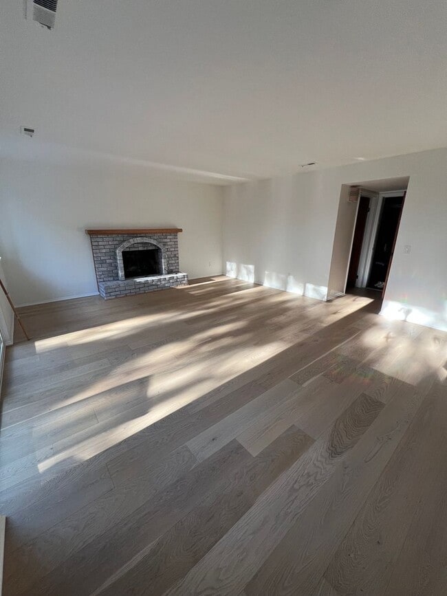 20915 NE 17th St in Sammamish, WA - Building Photo - Building Photo