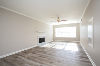 200 Lake Forest Dr in La Vergne, TN - Building Photo - Building Photo