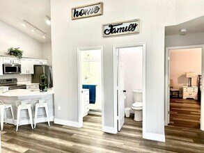 626 Eagle Pointe S in Kissimmee, FL - Building Photo - Building Photo