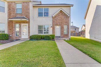 5616 Giddyup Ln in Fort Worth, TX - Building Photo - Building Photo