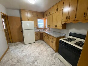 425 Auburn St in Waterloo, IA - Building Photo - Building Photo