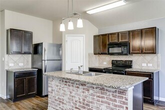 5800 Montrelia Dr in Austin, TX - Building Photo - Building Photo