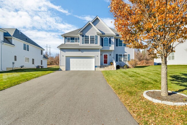 3 Magnolia Cir in East Fishkill, NY - Building Photo - Building Photo