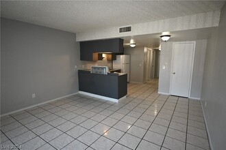 3101 E Carey Ave, Unit 2 in North Las Vegas, NV - Building Photo - Building Photo