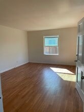 325 Rollins Rd in Burlingame, CA - Building Photo - Building Photo