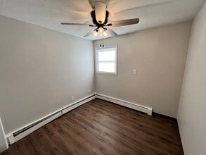 2031 9th St in Coralville, IA - Building Photo - Building Photo