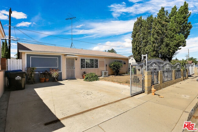 16711 Mapes Ave in Artesia, CA - Building Photo - Building Photo