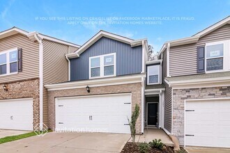 1003 Greenville Wy in Knightdale, NC - Foto de edificio - Building Photo