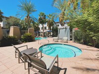 Monument in Chandler, AZ - Foto de edificio - Building Photo