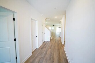 136 Kingswood Ter in Bloomingdale, GA - Building Photo - Building Photo