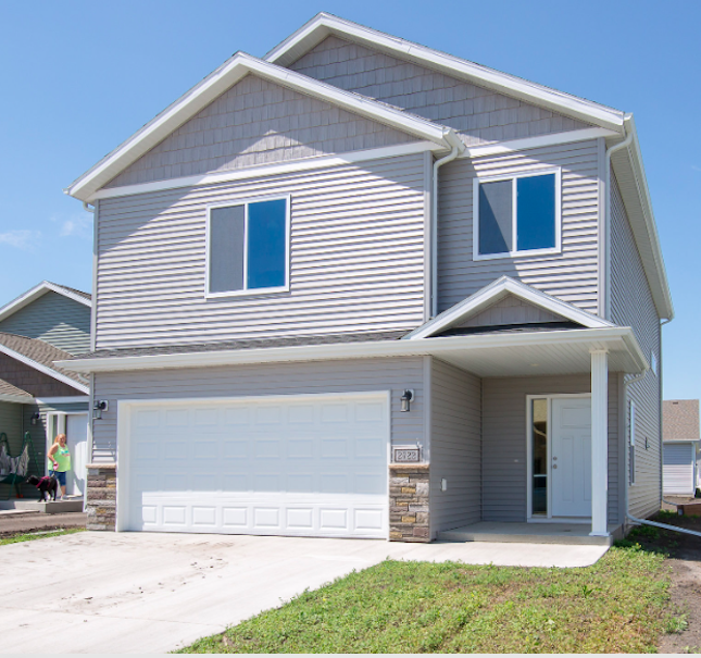 2722 Divide St W in West Fargo, ND - Building Photo