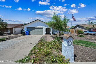 3262 W Angela Dr in Phoenix, AZ - Building Photo - Building Photo