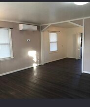 68 South 5th Street in Creswell, OR - Building Photo - Building Photo