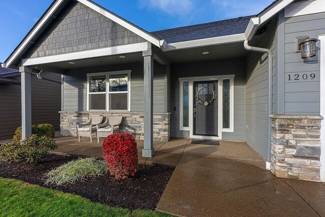 1209 Thunderbird Ave S in Salem, OR - Building Photo - Building Photo