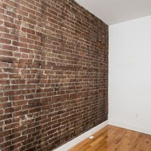 21 Adelphi St-Unit -2d in Brooklyn, NY - Building Photo - Building Photo