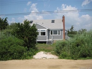 121 Neck Rd in Guilford, CT - Foto de edificio - Building Photo