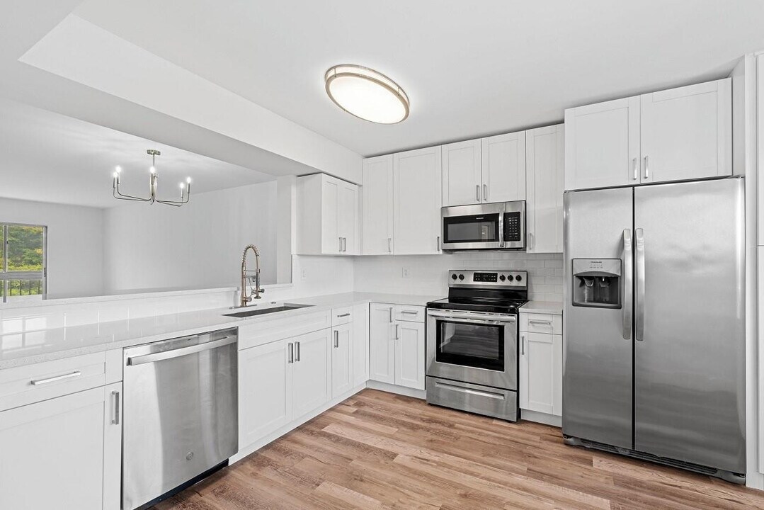 7301 Amberly Ln in Delray Beach, FL - Building Photo