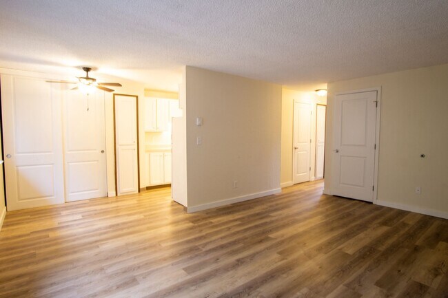 3948 SW Multnomah Blvd-Unit -3948 in Portland, OR - Foto de edificio - Building Photo