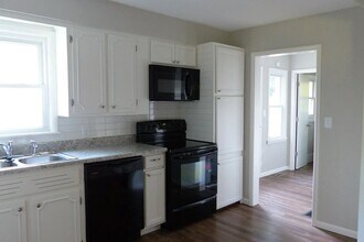 202 S Burton Ave in Springfield, MO - Building Photo - Building Photo