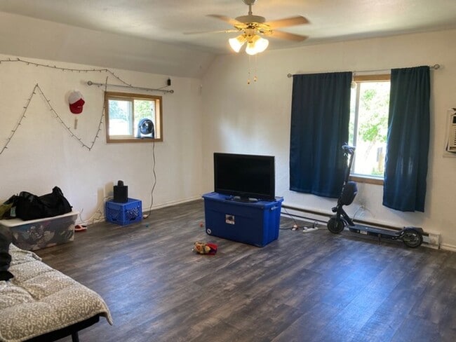property at 826 3rd Ave S