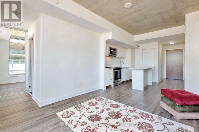 25 Baseball Pl in Toronto, ON - Building Photo - Building Photo