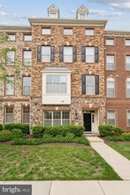 22613 Naugatuck Square in Ashburn, VA - Building Photo - Building Photo