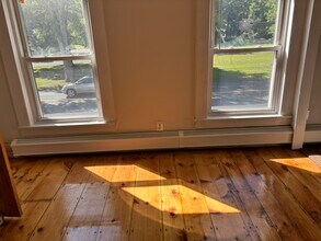 36 S East St in Amherst, MA - Building Photo - Building Photo