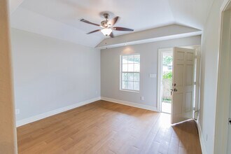 304 Truman St,, Unit C in Houston, TX - Building Photo - Building Photo