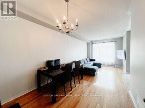 35 White Spruce Crescent in Vaughan, ON - Building Photo - Building Photo