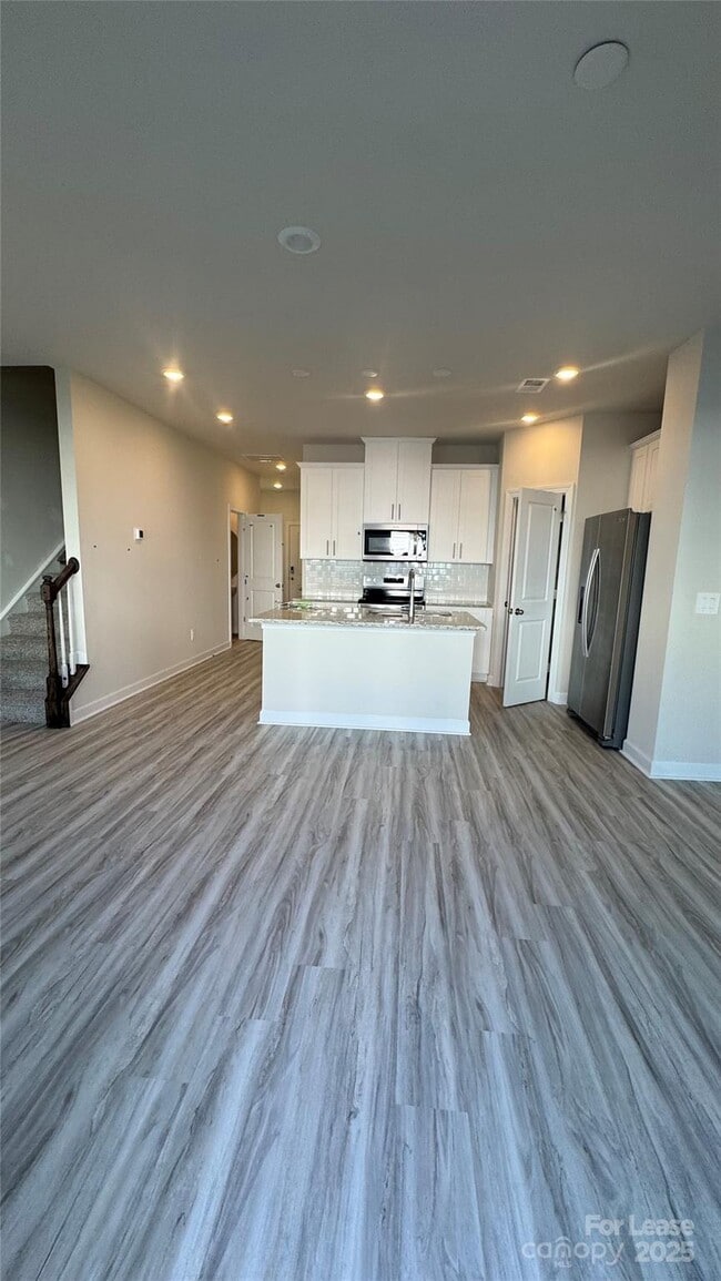 property at 1741 Braemar Vlg Dr