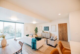 43 W 400 S, Unit 101 in Bountiful, UT - Building Photo - Building Photo