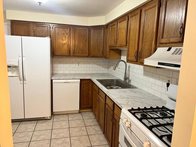 8497 Fathom Dr in Baldwinsville, NY - Building Photo - Building Photo