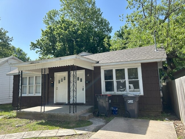 property at 607 W Center Ave