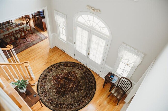 605 Lake Medlock Dr in Alpharetta, GA - Building Photo - Building Photo