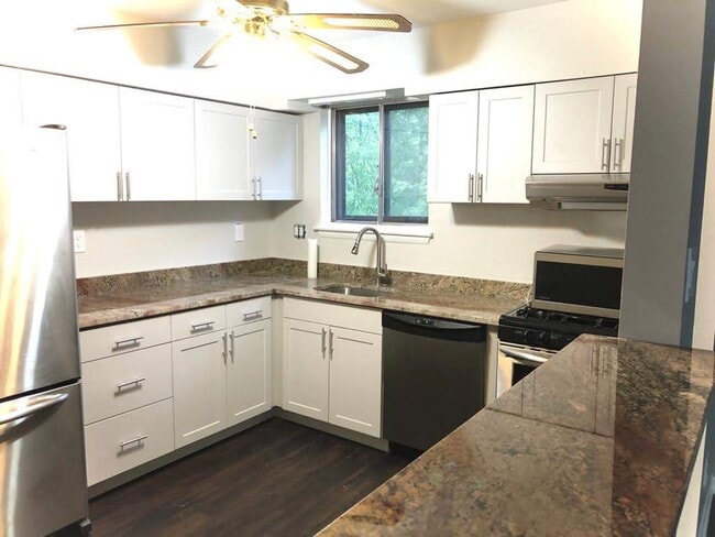 123 Echelon Rd, Unit 3 in Voorhees Township, NJ - Foto de edificio - Building Photo