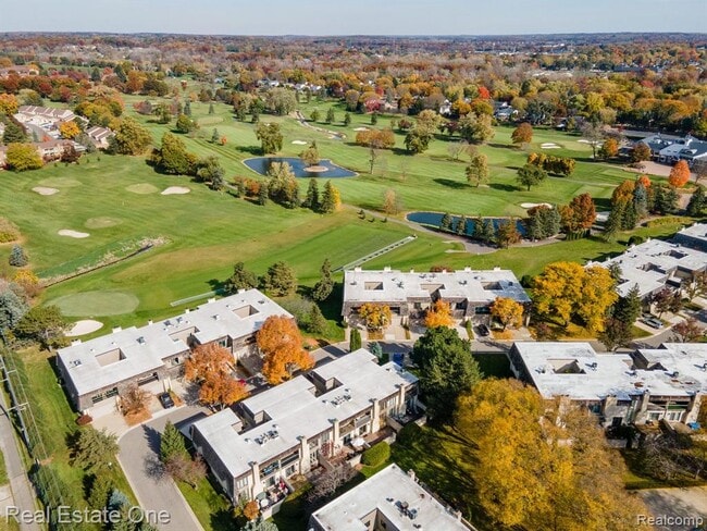 1237 Oakwood Ct in Rochester Hills, MI - Building Photo - Building Photo