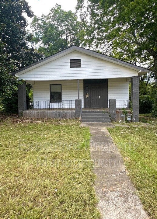 528 Oregon St in Birmingham, AL - Building Photo